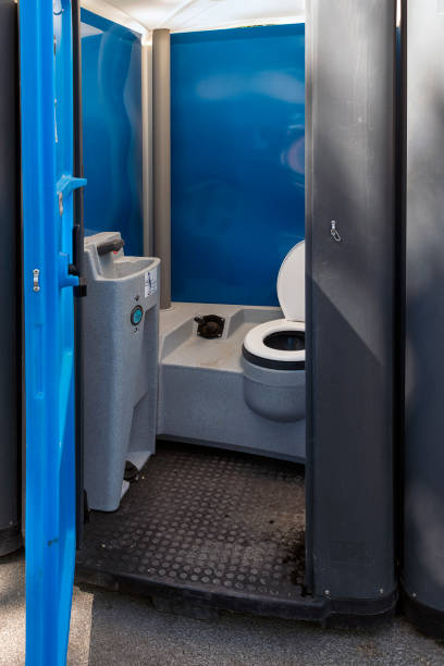 Portable Toilet Options We Offer in Lake Holiday, IL